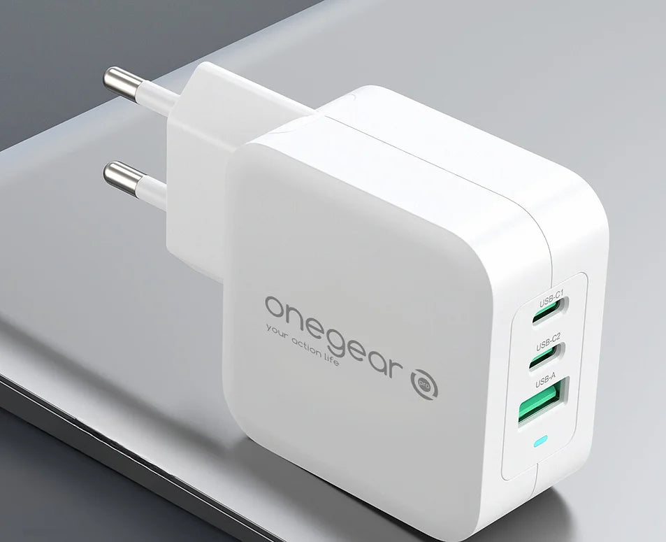 ACTION CHARGHER 100W 3 PORTE (1 USB 2 TYPE-C) caricabatterie Onegearpro