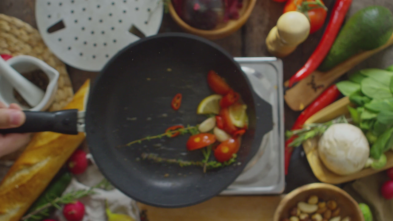 Carica il video: